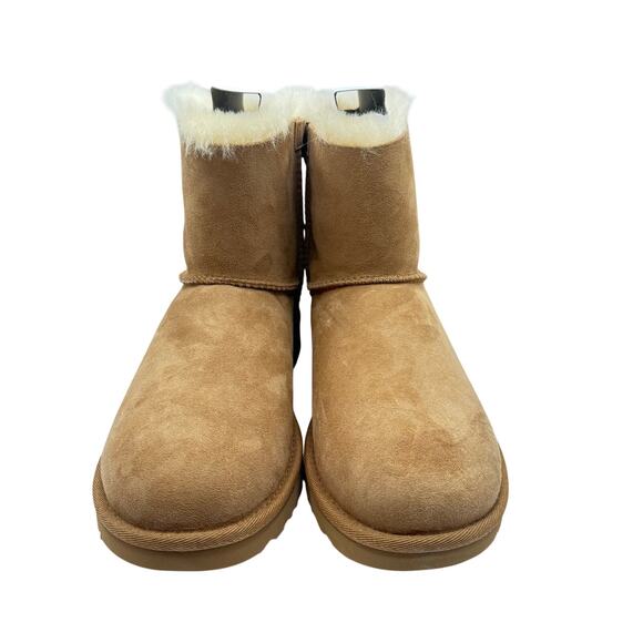 Ugg Woman’s Chestnut Mini Bailey Bow II Sheepskin Lined Winter Boots- Size 8 - Picture 2 of 8
